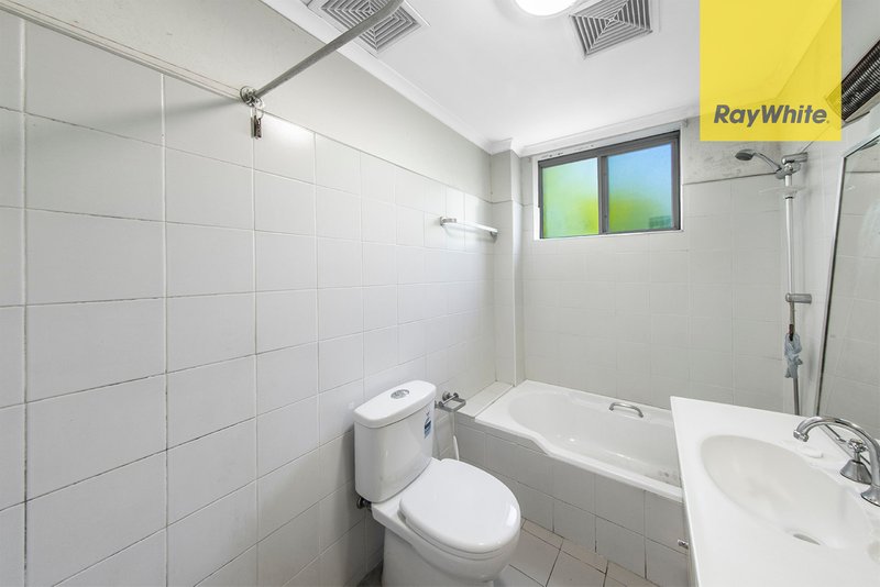 Photo - 4/35-37 Fennell Street, Parramatta NSW 2150 - Image 5