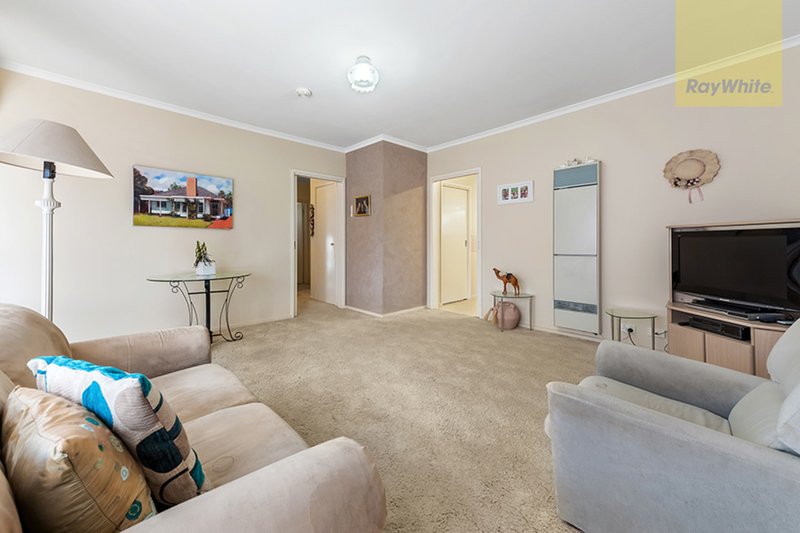 Photo - 4/35 Carlisle Street, Craigieburn VIC 3064 - Image 3