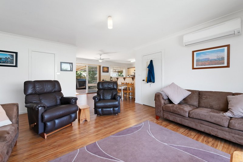 Photo - 4/35 Carpenter Street, Lakes Entrance VIC 3909 - Image 6