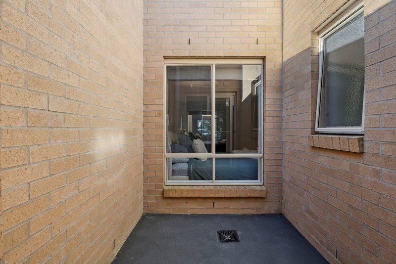 Photo - 4/35 Clare Burton Crescent, Franklin ACT 2913 - Image 13