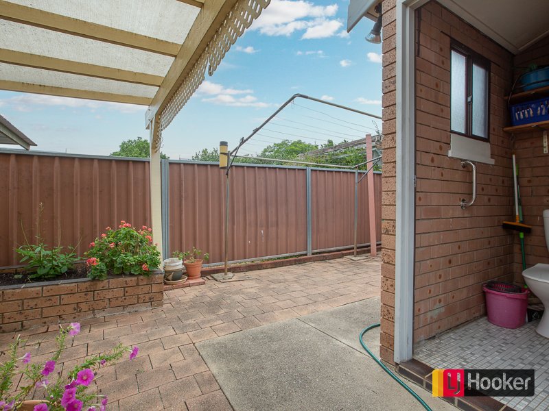 Photo - 4/35 Gipps Street, West Tamworth NSW 2340 - Image 10