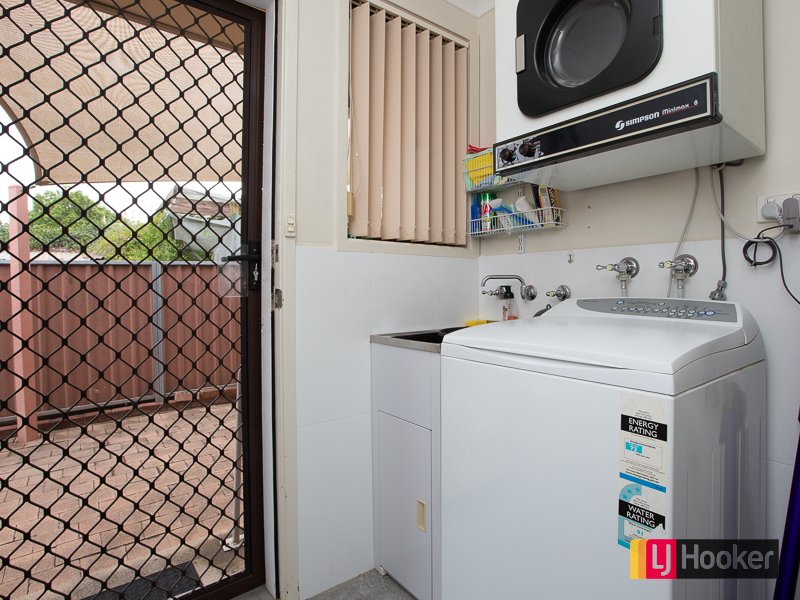 Photo - 4/35 Gipps Street, West Tamworth NSW 2340 - Image 11