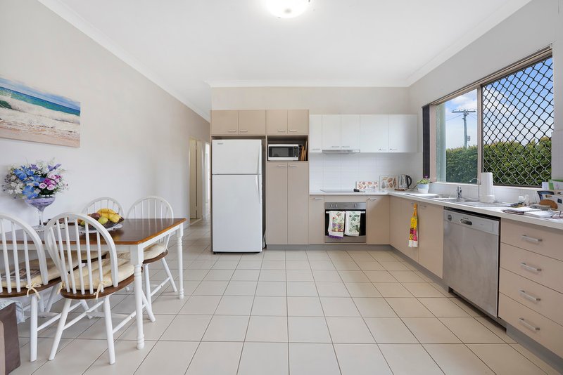 Photo - 4/35 Harvey Street, Strathpine QLD 4500 - Image 4