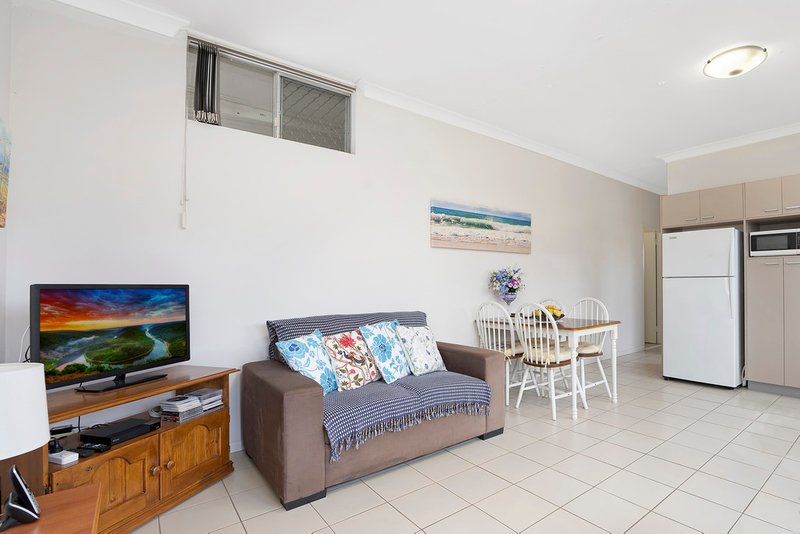 Photo - 4/35 Harvey Street, Strathpine QLD 4500 - Image 5