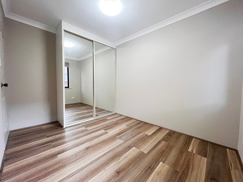 Photo - 4/35 Lane Street, Wentworthville NSW 2145 - Image 3