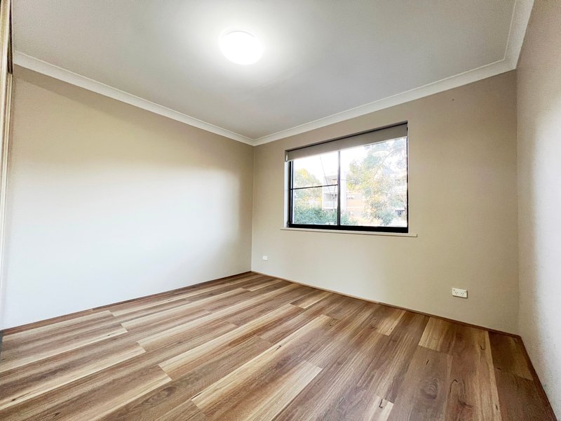 Photo - 4/35 Lane Street, Wentworthville NSW 2145 - Image 4