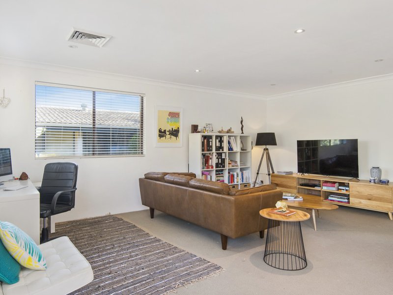 Photo - 4/35 Seabeach Avenue, Mona Vale NSW 2103 - Image 2