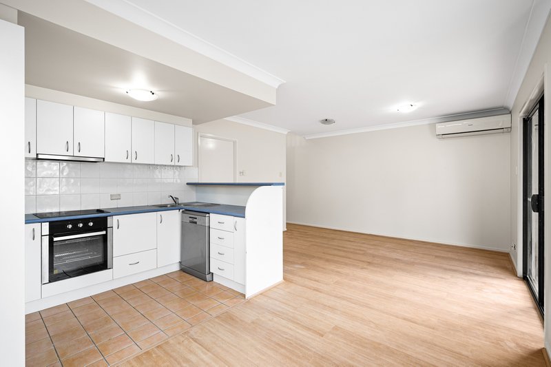 Photo - 4/35 Tenby Street, Upper Mount Gravatt QLD 4122 - Image 4