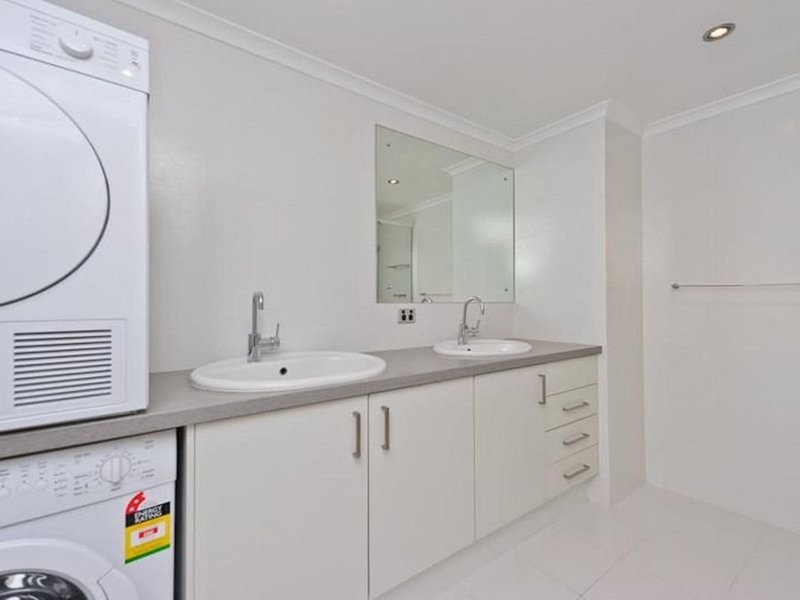 Photo - 4/35 Tully Road, East Perth WA 6004 - Image 5