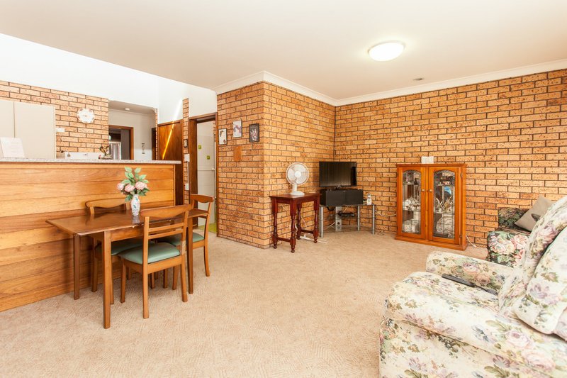 Photo - 4/36 Cumberland Street, Cessnock NSW 2325 - Image 4