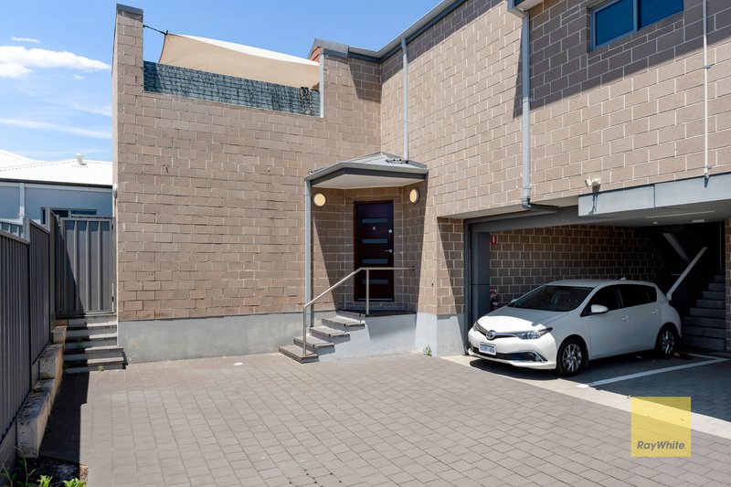 Photo - 4/36 Danbury Crescent, Girrawheen WA 6064 - Image 4