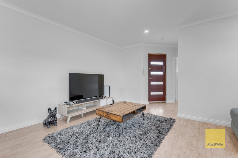 Photo - 4/36 Danbury Crescent, Girrawheen WA 6064 - Image 6