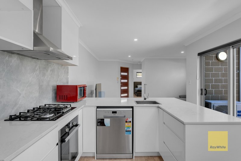 Photo - 4/36 Danbury Crescent, Girrawheen WA 6064 - Image 10