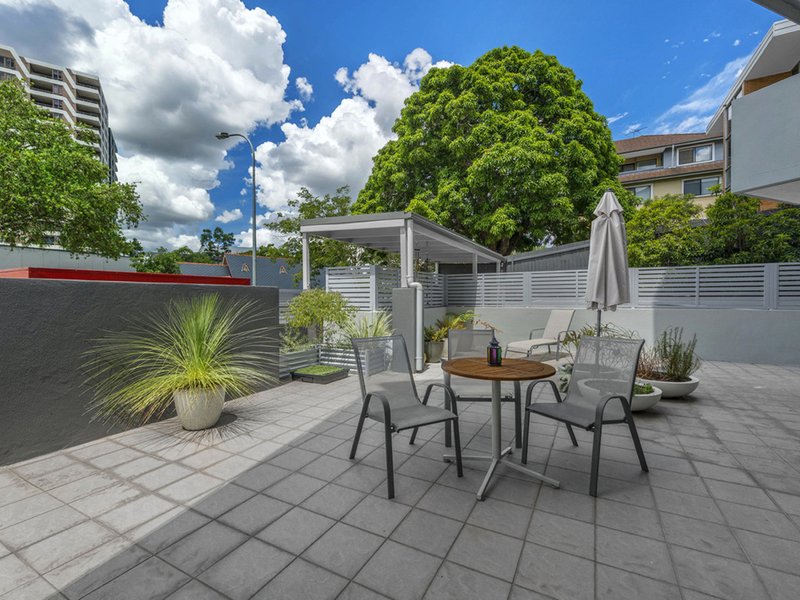 Photo - 4/36 Holland Street, Toowong QLD 4066 - Image 4