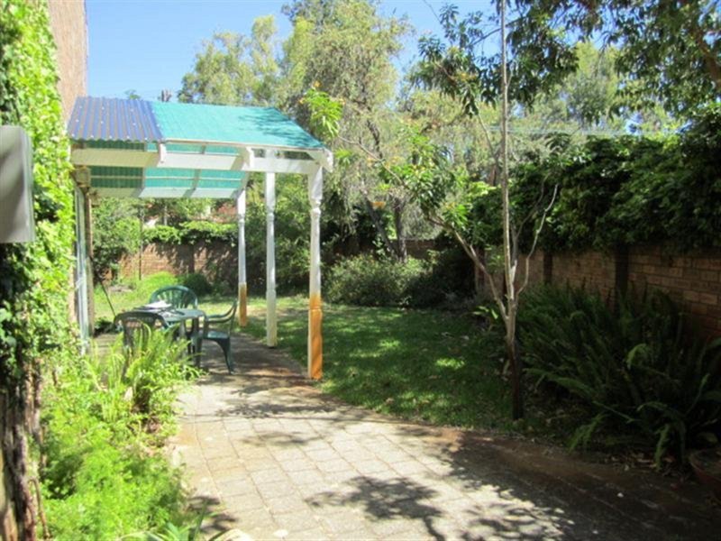 Photo - 4/36 Megalong Street, Nedlands WA 6009 - Image 11