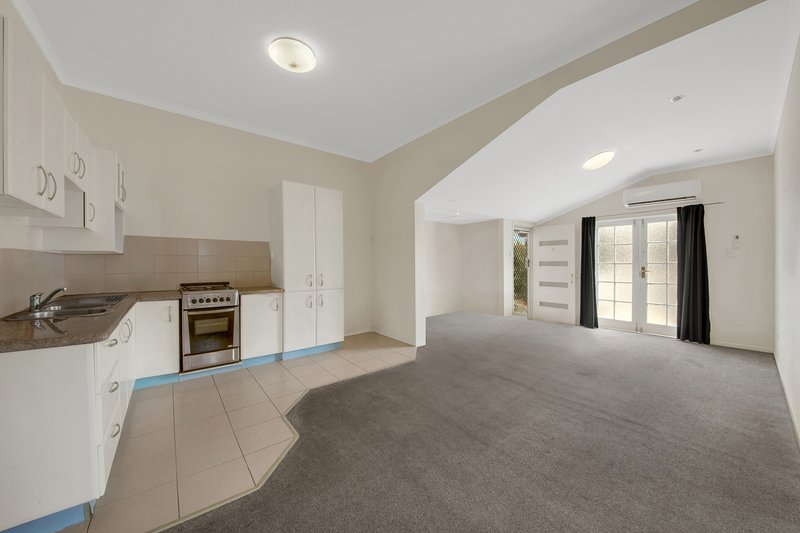 Photo - 4/36 Wood Street, Barney Point QLD 4680 - Image 6