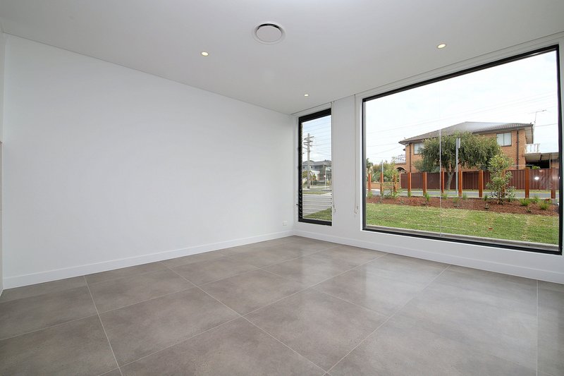 Photo - 4/37 Cardigan Road, Greenacre NSW 2190 - Image 2