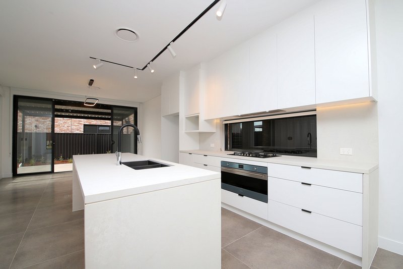 Photo - 4/37 Cardigan Road, Greenacre NSW 2190 - Image 3