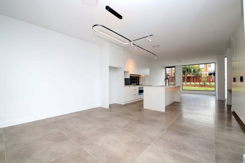 Photo - 4/37 Cardigan Road, Greenacre NSW 2190 - Image 4
