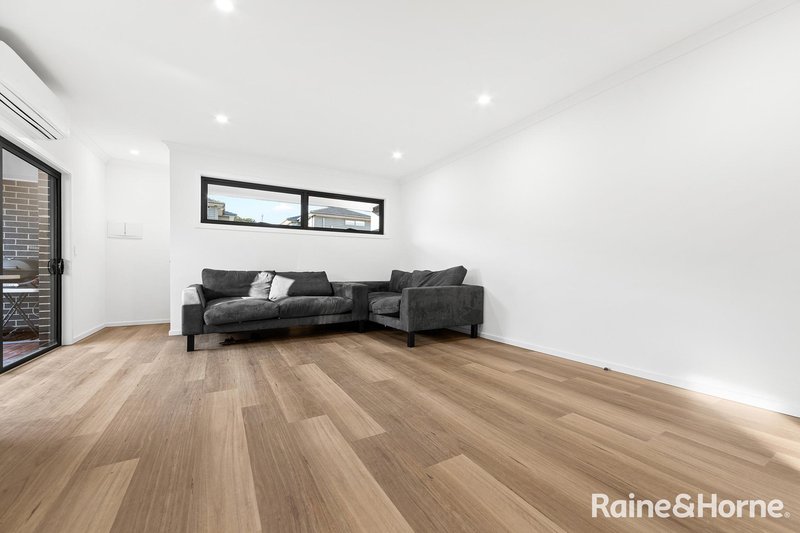 Photo - 4/37 Elizabeth Street, St Albans VIC 3021 - Image 2