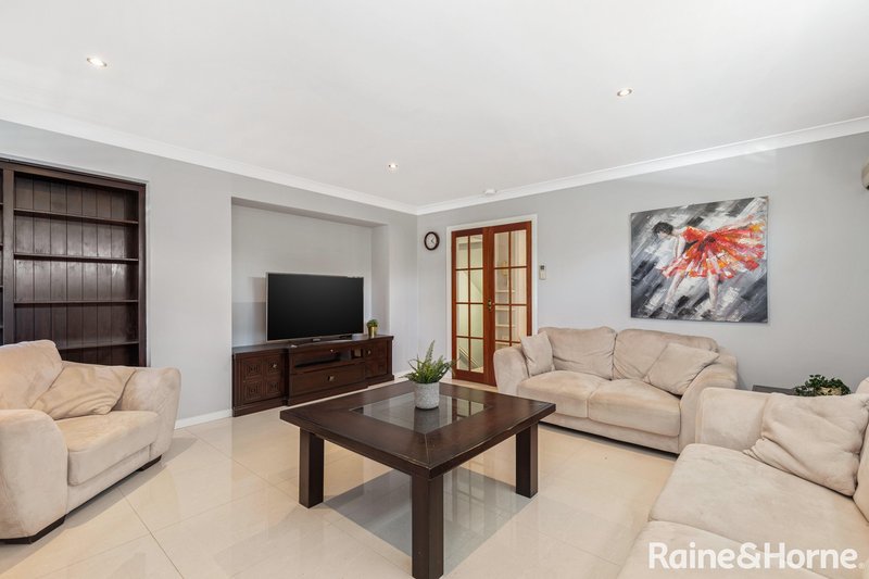 Photo - 4/37 Indooroopilly Road, Taringa QLD 4068 - Image 3