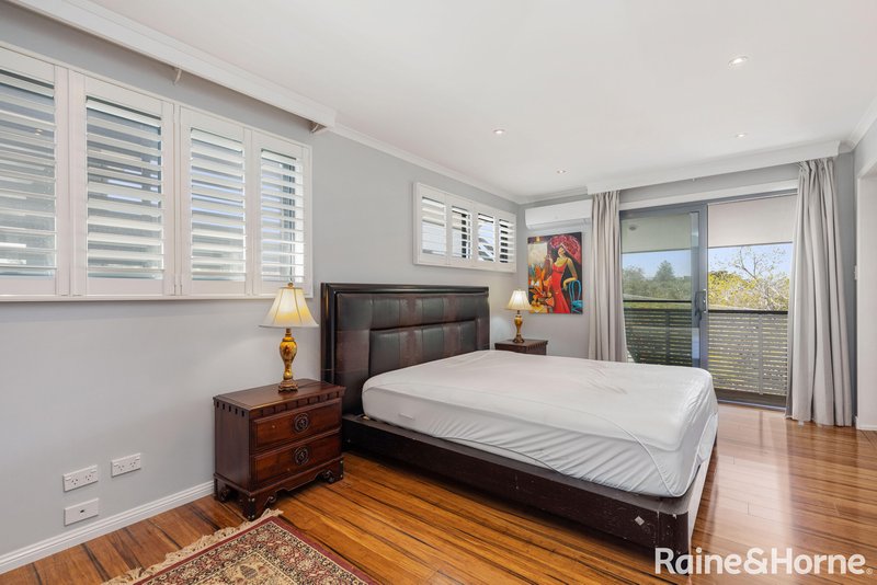 Photo - 4/37 Indooroopilly Road, Taringa QLD 4068 - Image 4