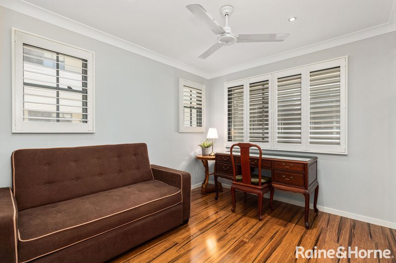 Photo - 4/37 Indooroopilly Road, Taringa QLD 4068 - Image 6