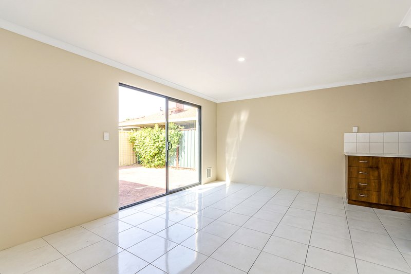 Photo - 4/37 Stradbroke Gardens, Ridgewood WA 6030 - Image 7