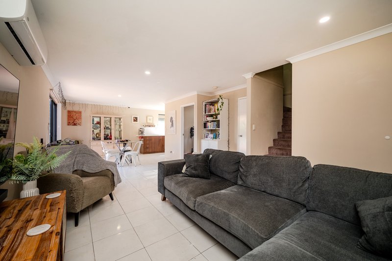 Photo - 4/37 Stradbroke Gardens, Ridgewood WA 6030 - Image 5