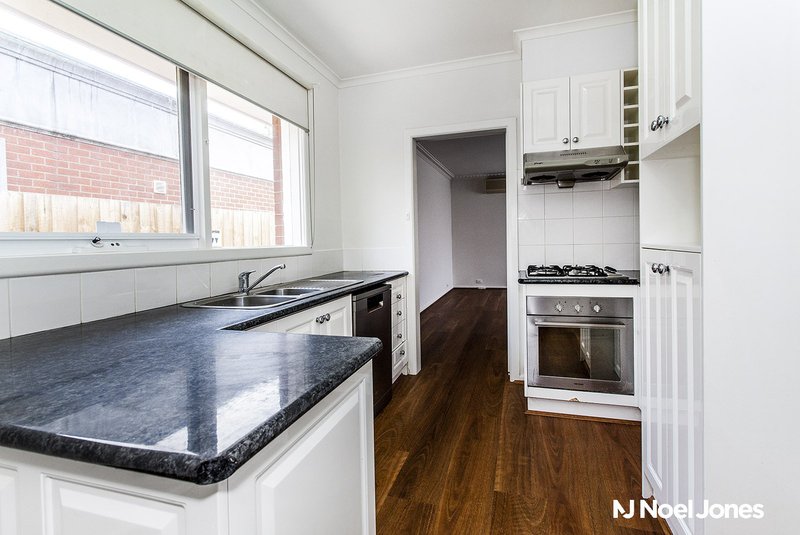 Photo - 4/37 Strathalbyn Street, Kew East VIC 3102 - Image 6