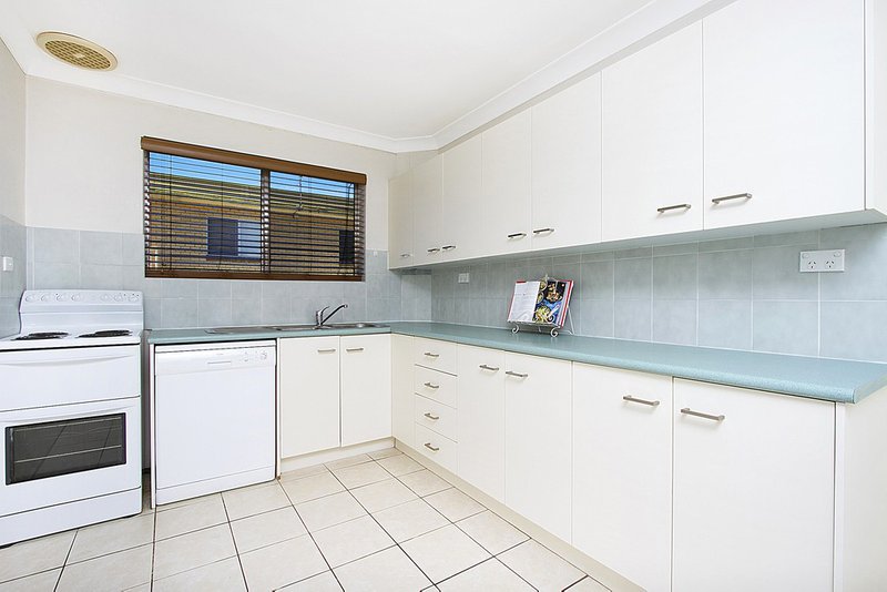 Photo - 4/37 Thomas Street, Greenslopes QLD 4120 - Image 3