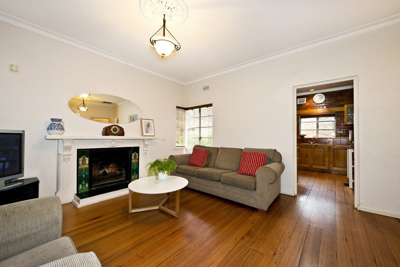 Photo - 437 Warrigal Road, Burwood VIC 3125 - Image 3