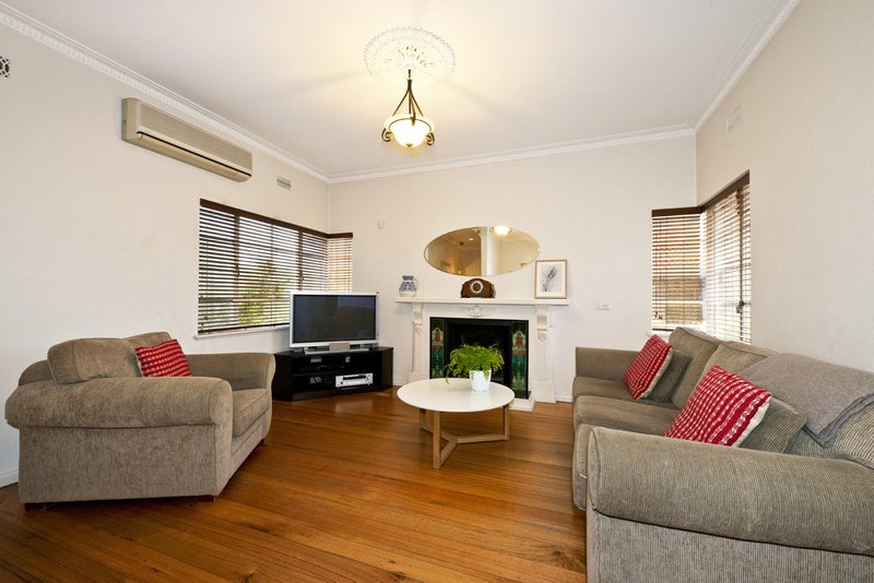 Photo - 437 Warrigal Road, Burwood VIC 3125 - Image 4