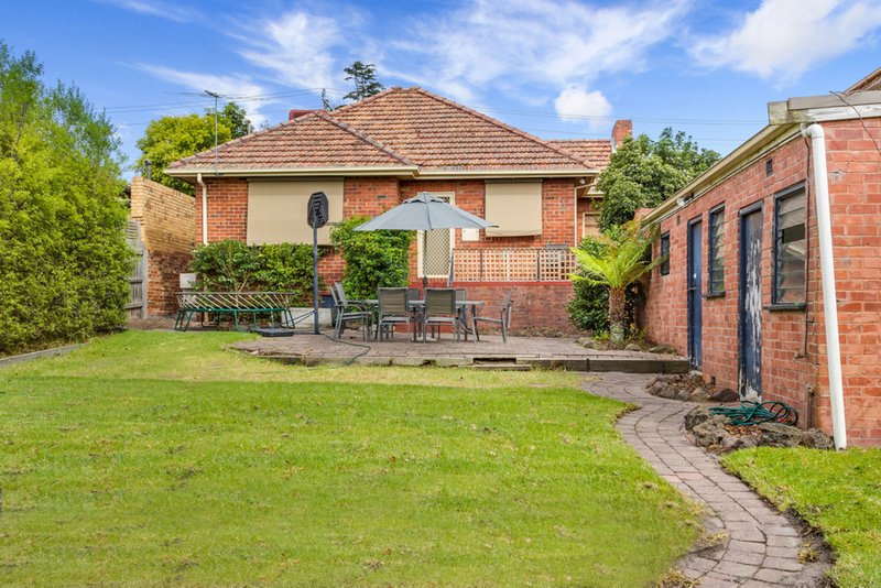 Photo - 437 Warrigal Road, Burwood VIC 3125 - Image 11