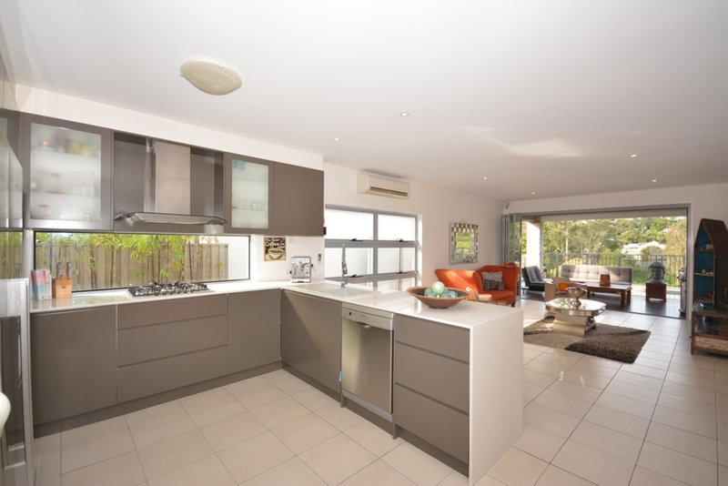 Photo - 4/37 Wonga Street, Burleigh Heads QLD 4220 - Image 4