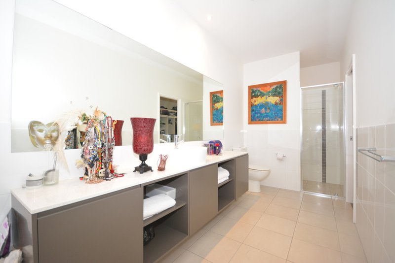 Photo - 4/37 Wonga Street, Burleigh Heads QLD 4220 - Image 10