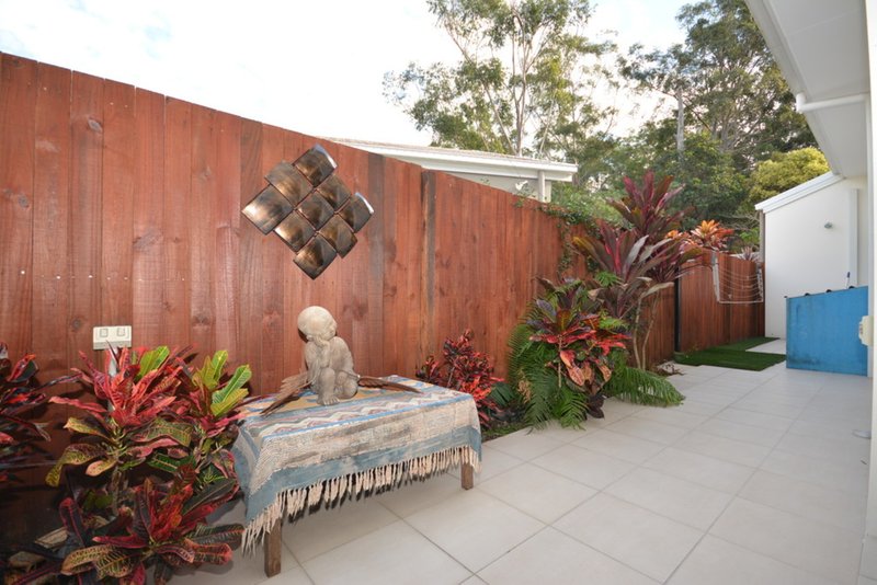 Photo - 4/37 Wonga Street, Burleigh Heads QLD 4220 - Image 18