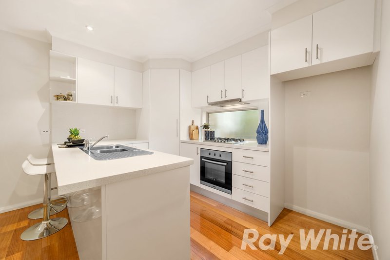 Photo - 4/370 Middleborough Road, Blackburn VIC 3130 - Image 2