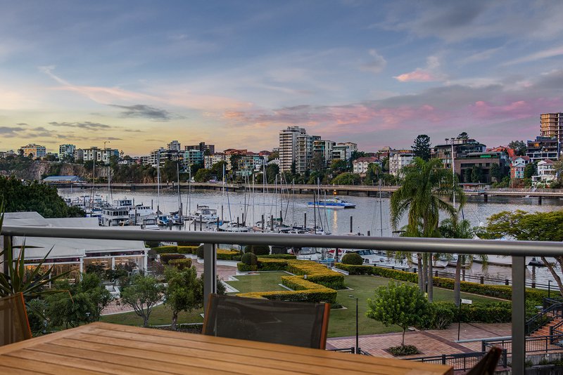 Photo - 43/78 Cairns Street, Kangaroo Point QLD 4169 - Image 2