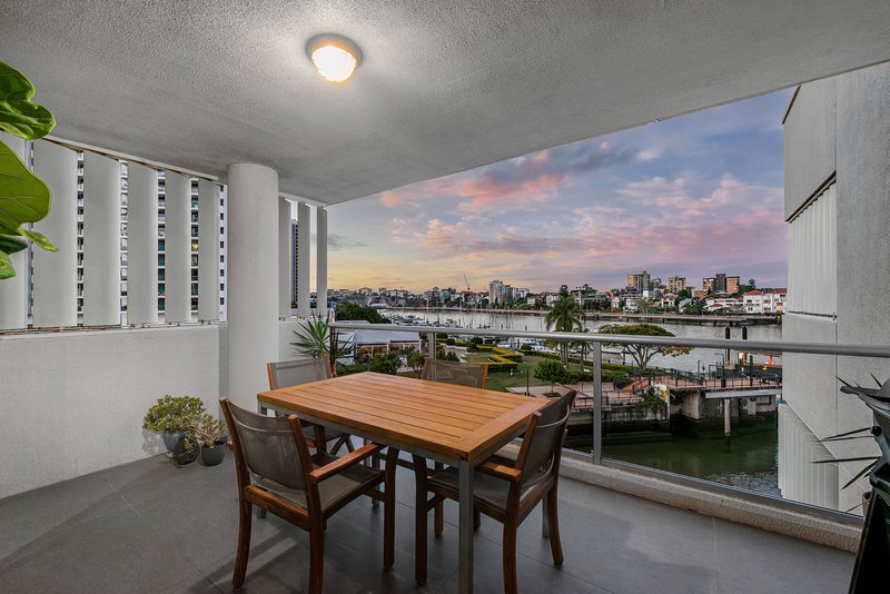 Photo - 43/78 Cairns Street, Kangaroo Point QLD 4169 - Image 3