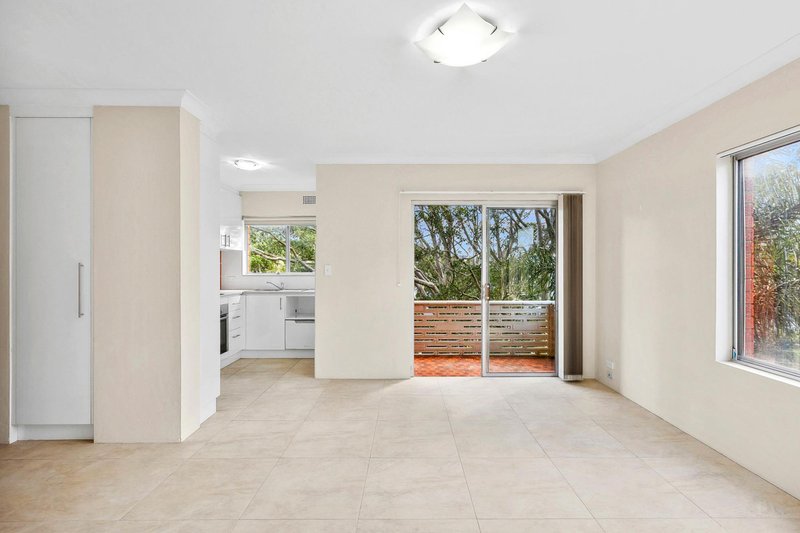 Photo - 4/37A Park Street, Narrabeen NSW 2101 - Image 3