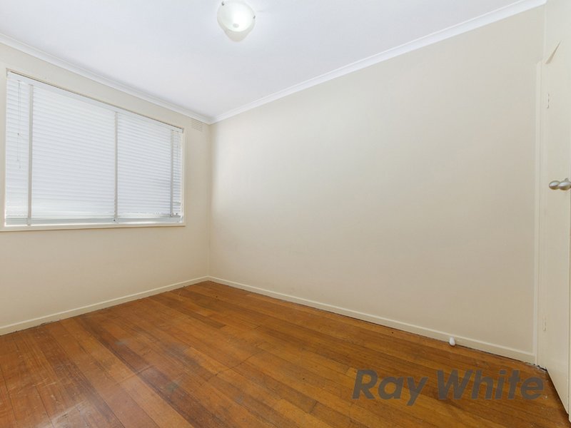 Photo - 4/37A West Esplanade, St Albans VIC 3021 - Image 6