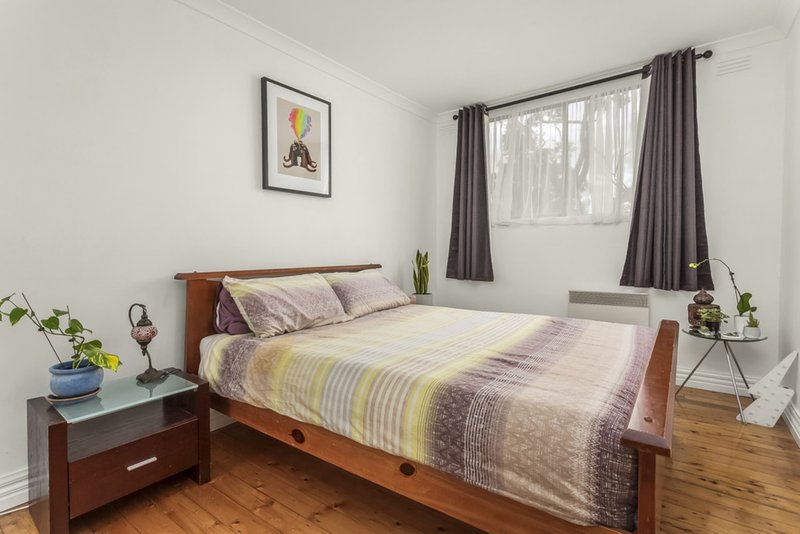 Photo - 4/38 Hampton Parade, West Footscray VIC 3012 - Image 5