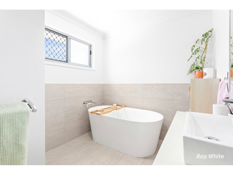 Photo - 4/39 Cedar Avenue, Taranganba QLD 4703 - Image 12