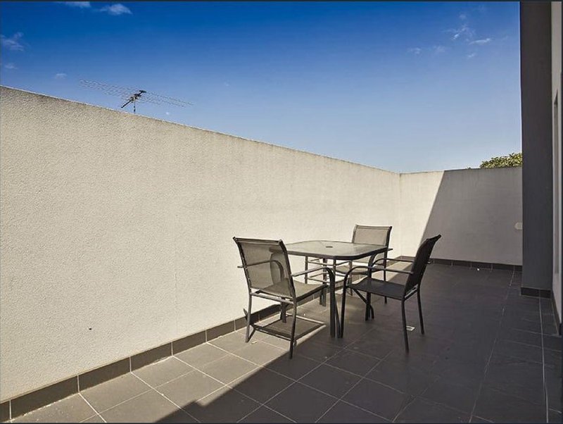 Photo - 4/39 Middle Road, Maribyrnong VIC 3032 - Image 7