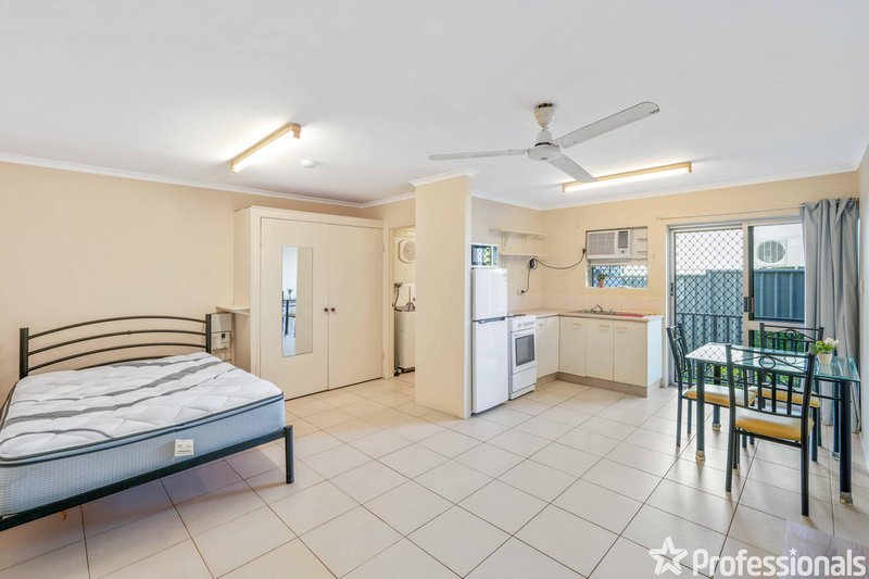 Photo - 4/394 Mayers Street, Edge Hill QLD 4870 - Image 3