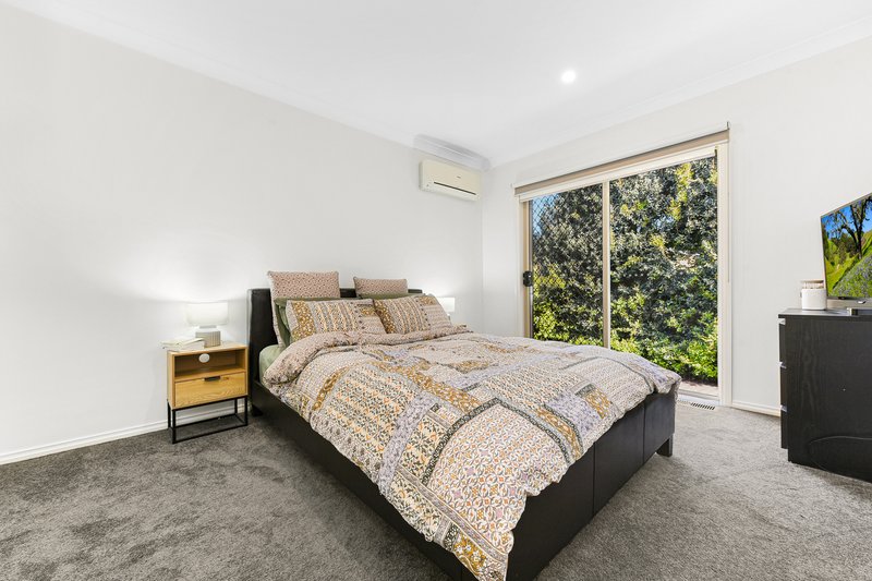 Photo - 43A Robert Molyneux Avenue, Endeavour Hills VIC 3802 - Image 6