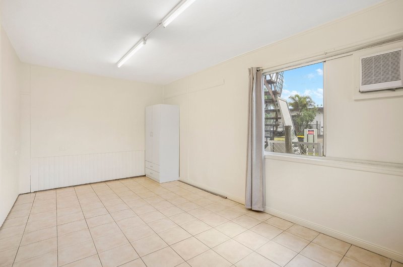 Photo - 43b Joan Street, Bungalow QLD 4870 - Image 2