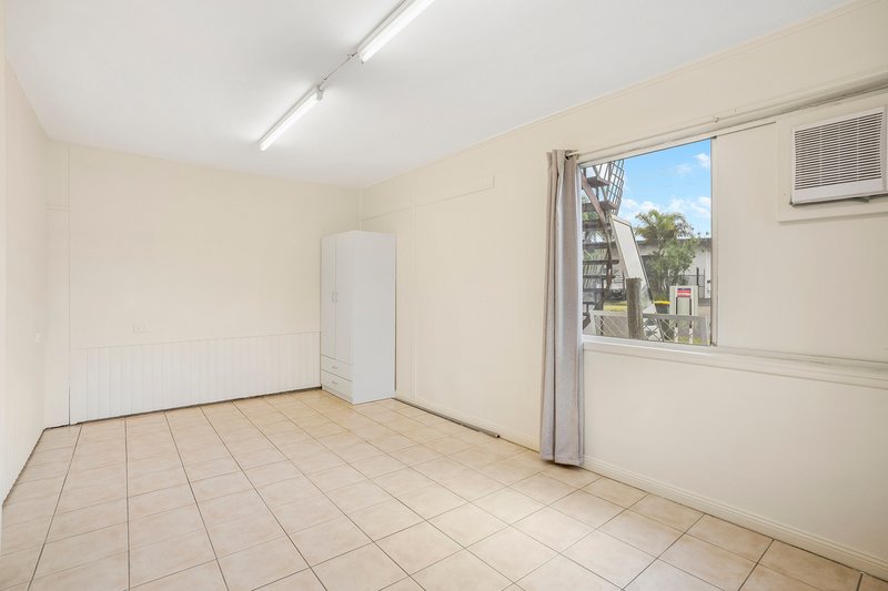 Photo - 43B Joan Street, Bungalow QLD 4870 - Image 2