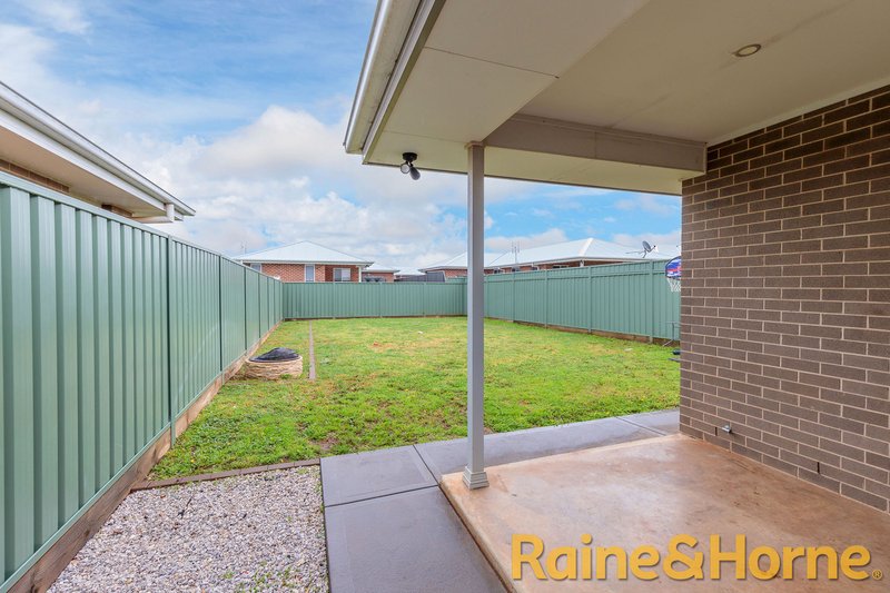 Photo - 43B Magnolia Boulevard, Dubbo NSW 2830 - Image 10